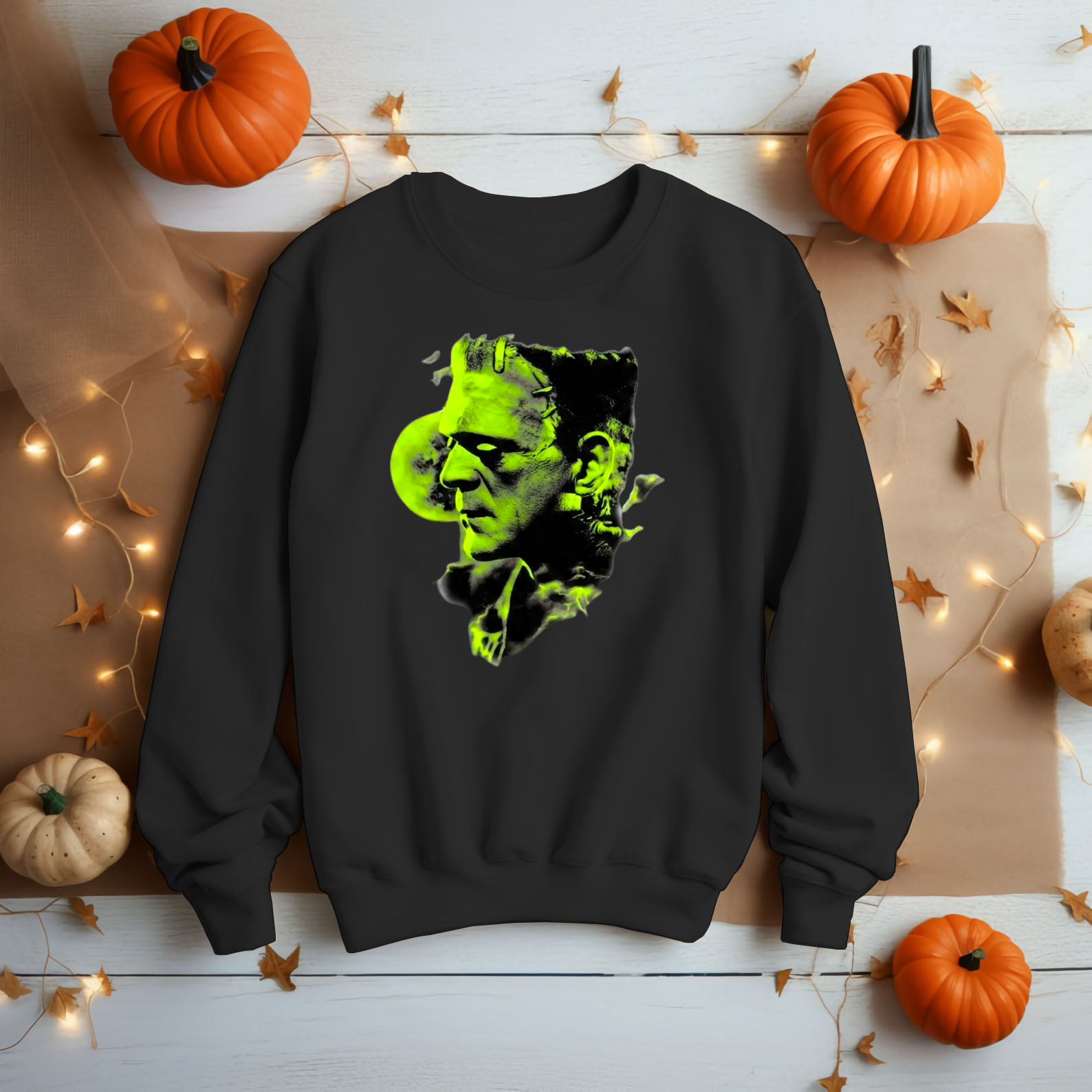 Horror Movie Shirt w Green Skull Lightning Dark Distressed Graphic Tee Art